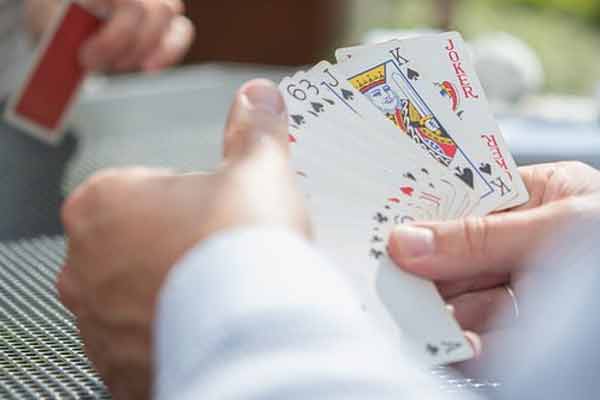 Jeux de cartes -paris en ligne